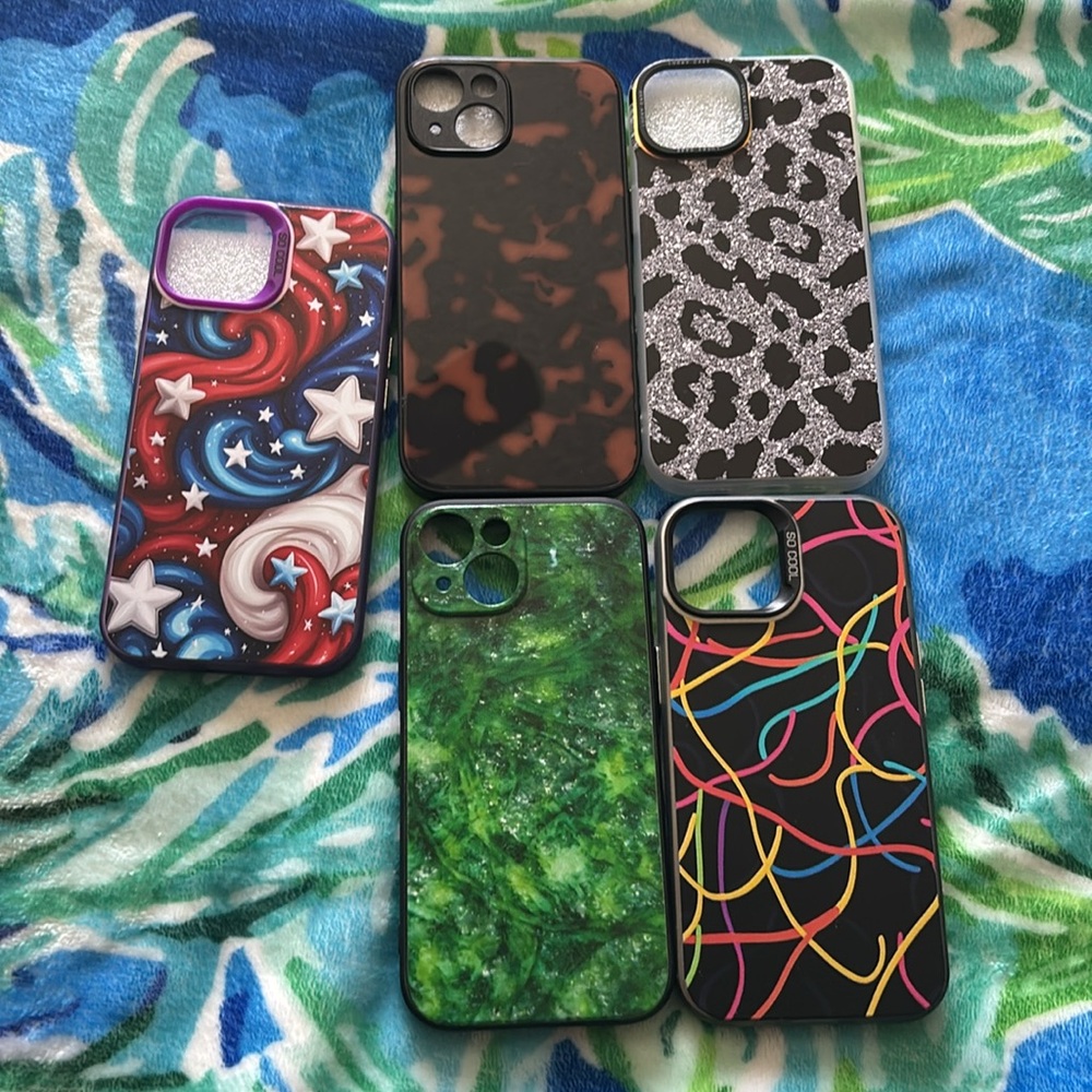 Stylish Multicolor iPhone 15 Case Set